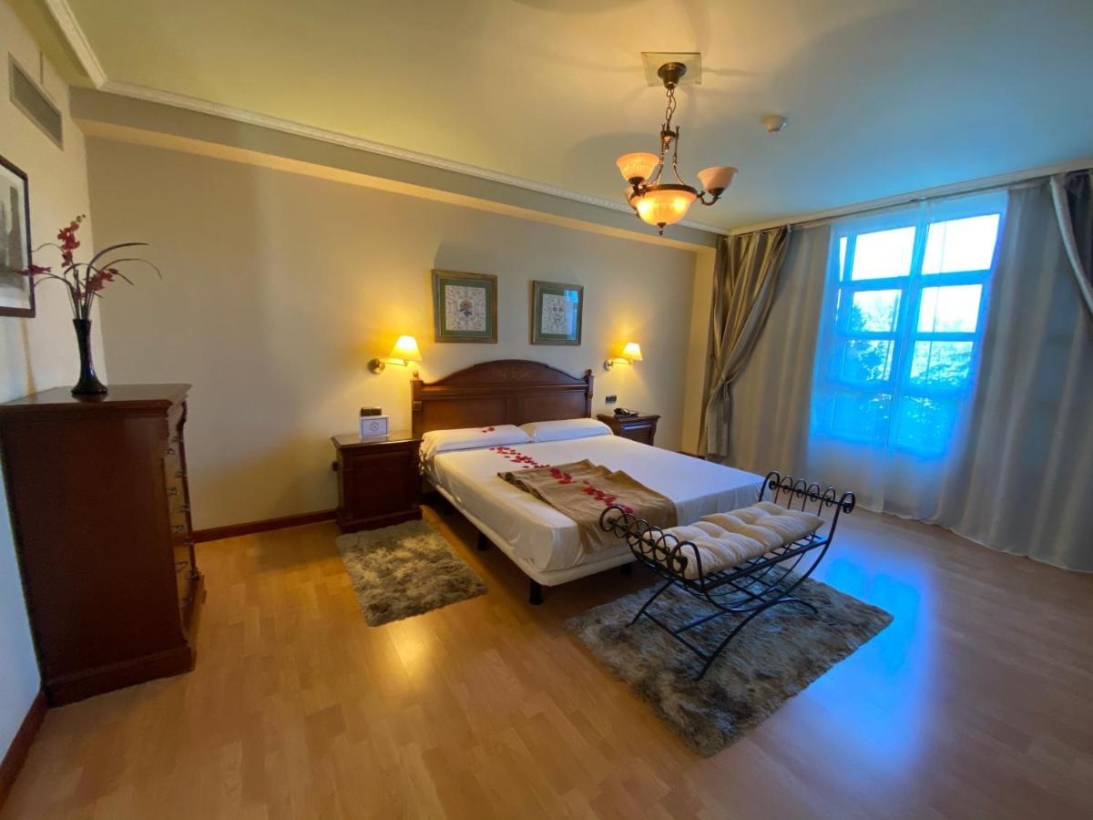 Hotel Lasa Sport Valladolid Eksteriør billede