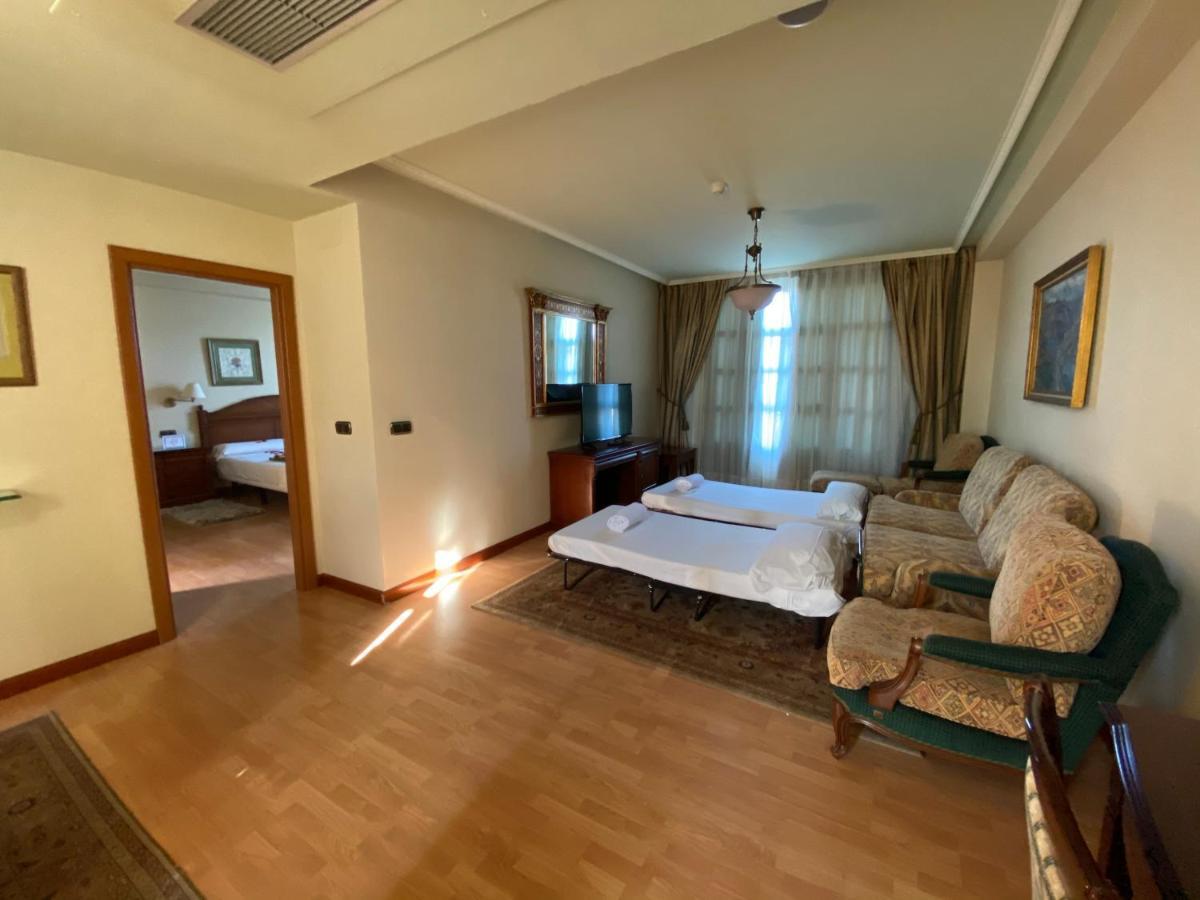Hotel Lasa Sport Valladolid Eksteriør billede