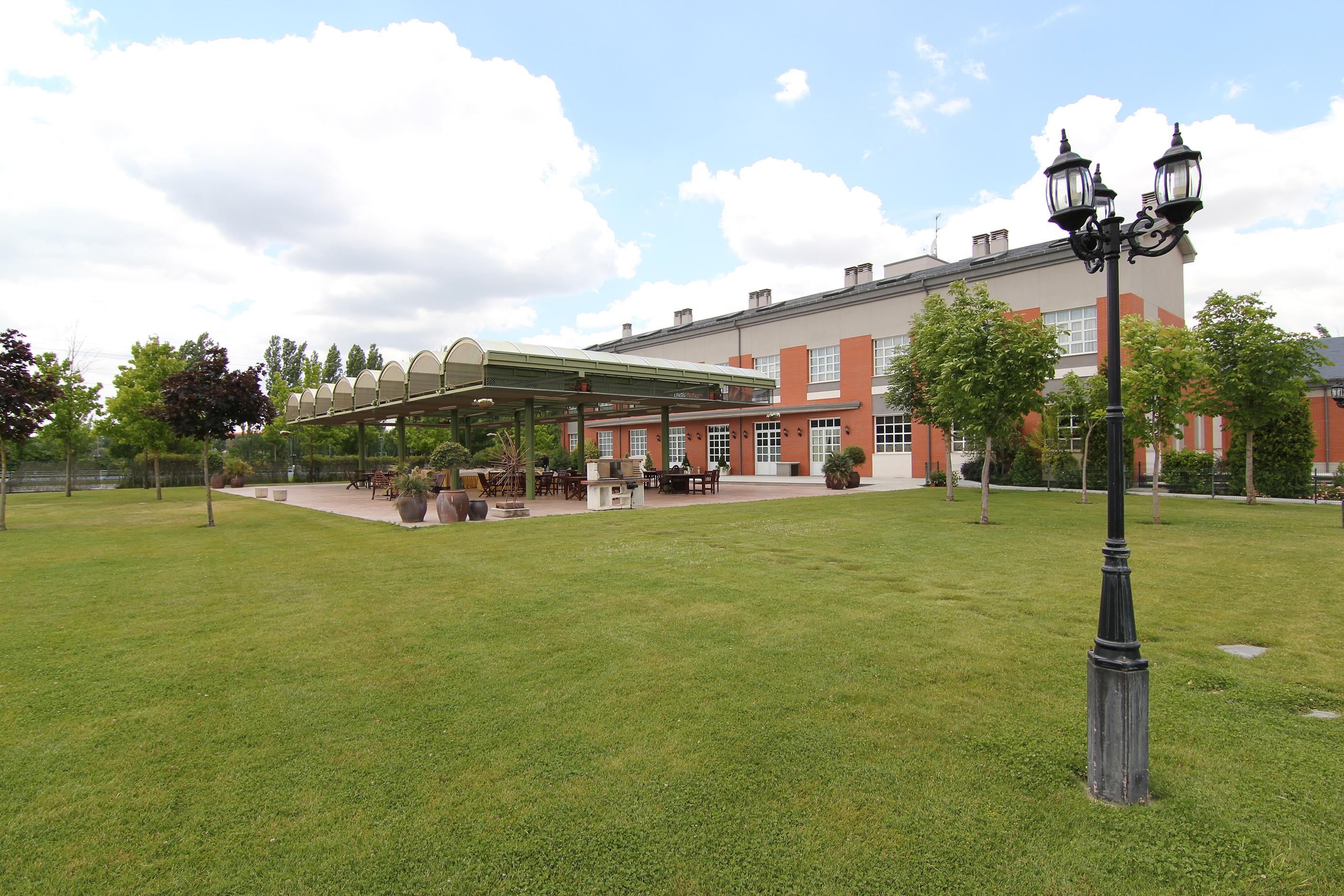 Hotel Lasa Sport Valladolid Eksteriør billede
