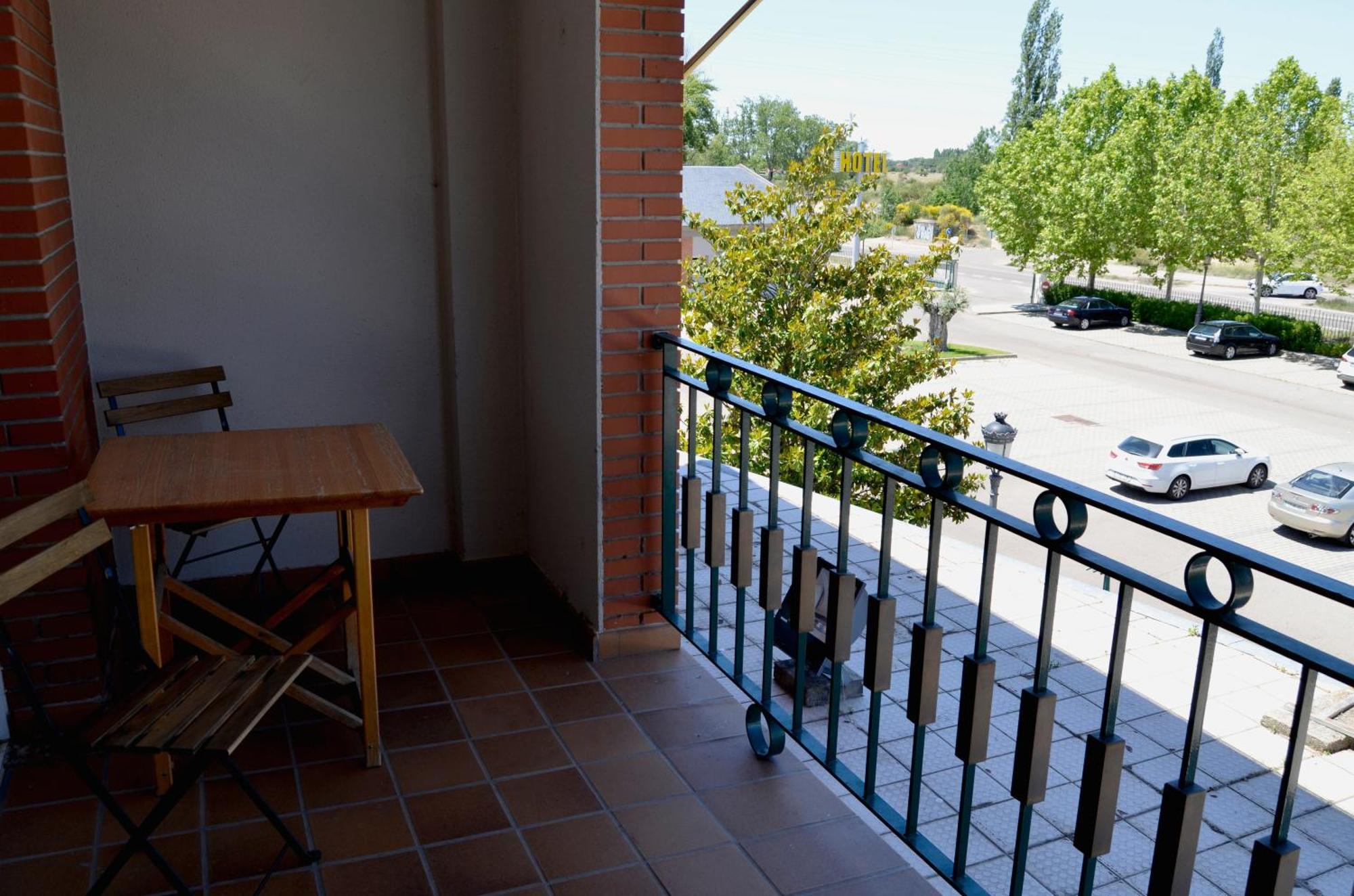 Hotel Lasa Sport Valladolid Eksteriør billede