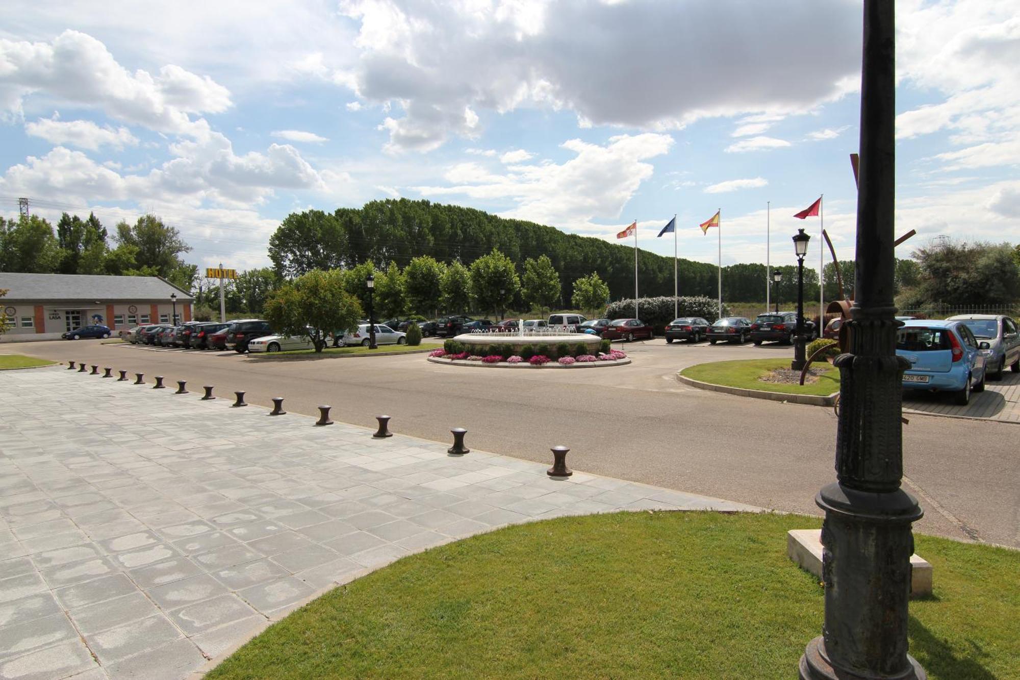 Hotel Lasa Sport Valladolid Eksteriør billede